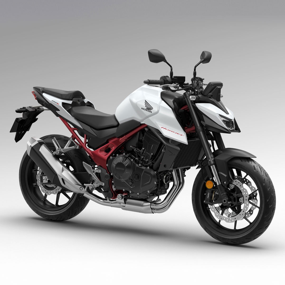 hiszp_13_hornet750