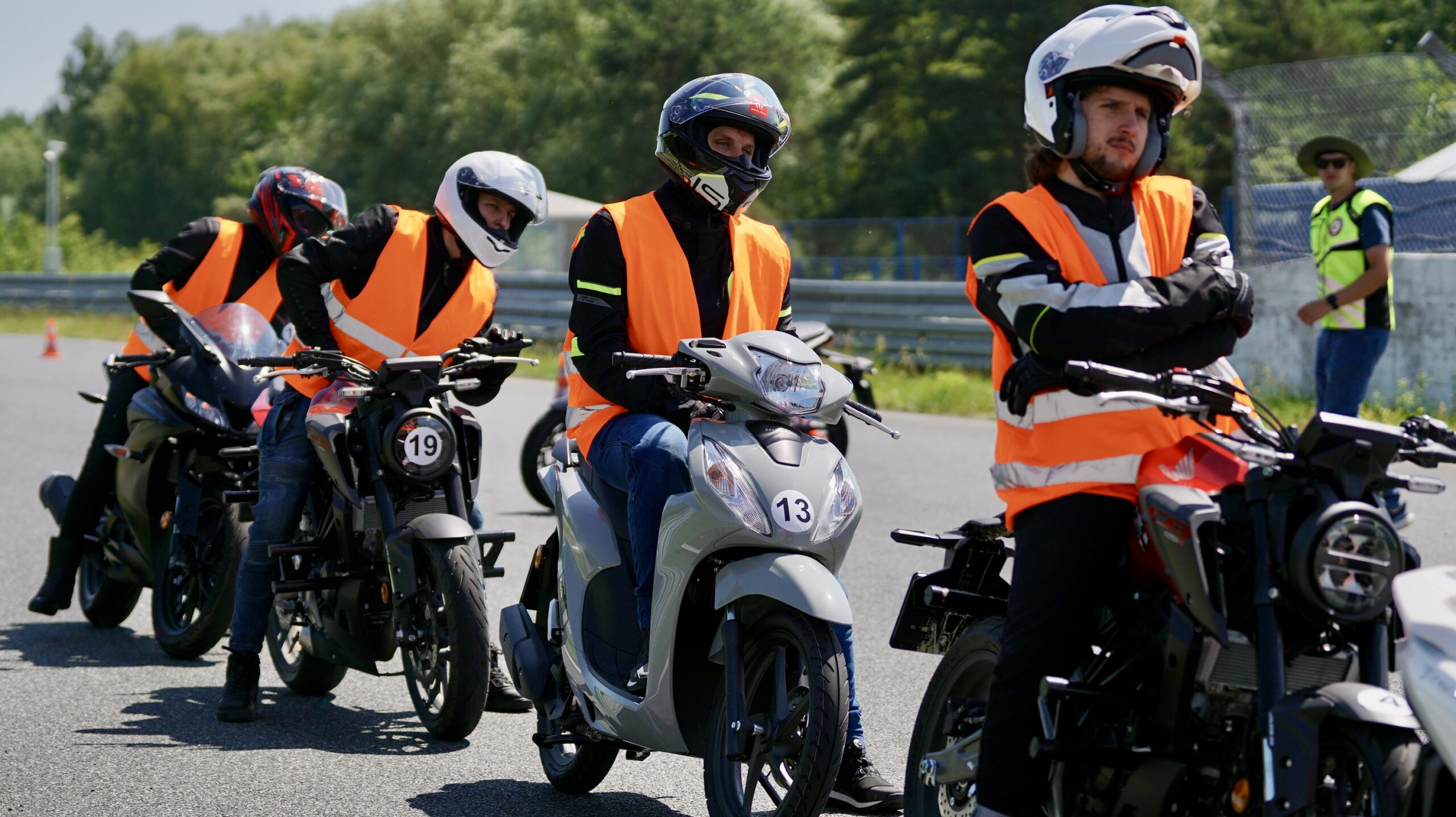 2B3CECBA-2485-4E49-91BB-CD2F33EDBA70_1_201_a